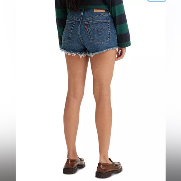 Levi’s Women's Plus 501 Button Fly Cotton High-Rise Denim Shorts in Size 24W - Picture 2 of 3